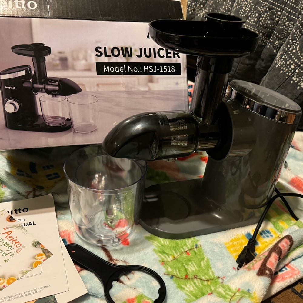 Aeitto Juicer open box, but like new